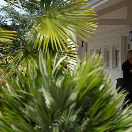 Hotel Grand Confort Le Moulin Rouge Terrasson Exterior foto