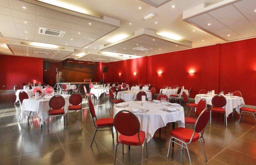 Hotel Grand Confort Le Moulin Rouge Terrasson Exterior foto